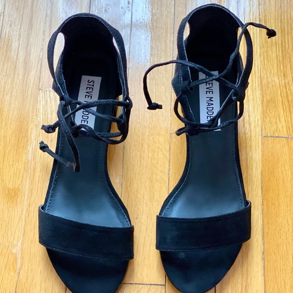Ankle Lace Strap Steve Madden Shoes - Picture 3 of 6